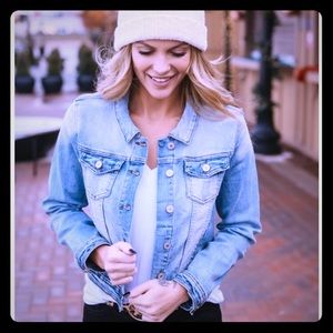 LN Women’s Faded Light Wash Denim Jacket, size s